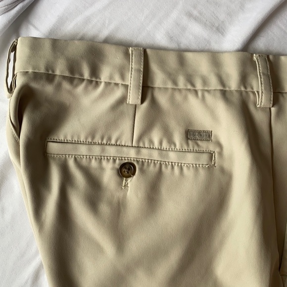 Izod Other - IZOD Khaki Shorts